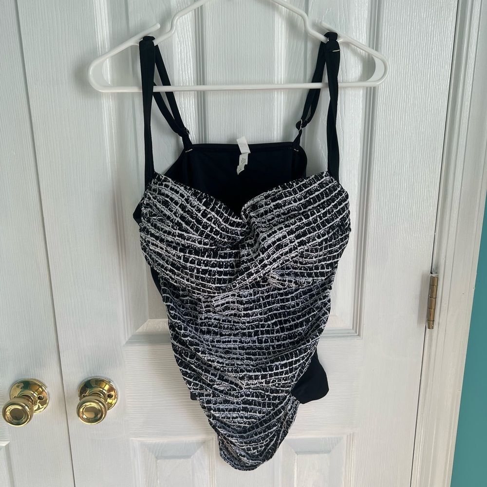 Bonita‎ Swim Womens 1X Black & White Bikini Top